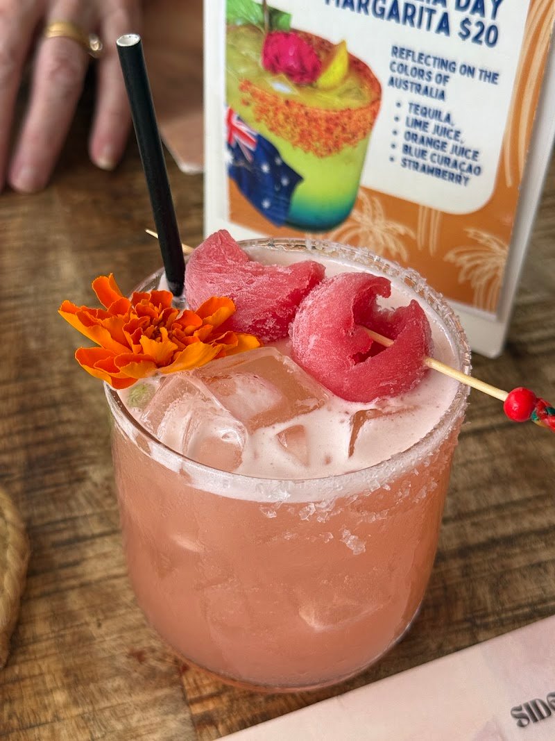 NUDE AMIGOS BROADBEACH photo 10